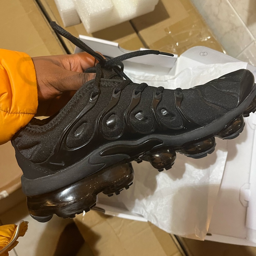 vapor max plus size 7.5 mens